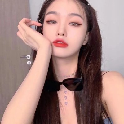 巫师与汉娜·蒙塔娜在船上